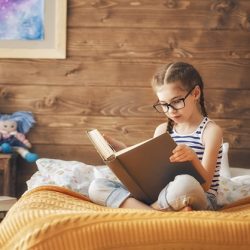 Dlaczego dzieciom warto czytać książki po angielsku? Kilka zalet